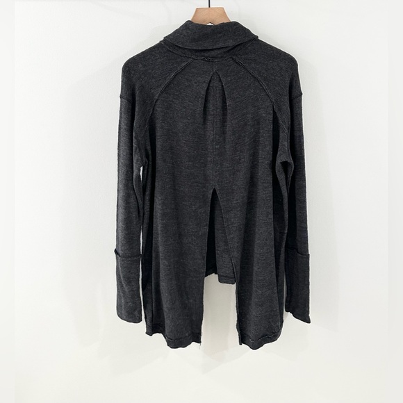 We The Free Long Sleeve Split Back Relaxed Fit Turtleneck Top Gray Size Large - Picture 6 of 6